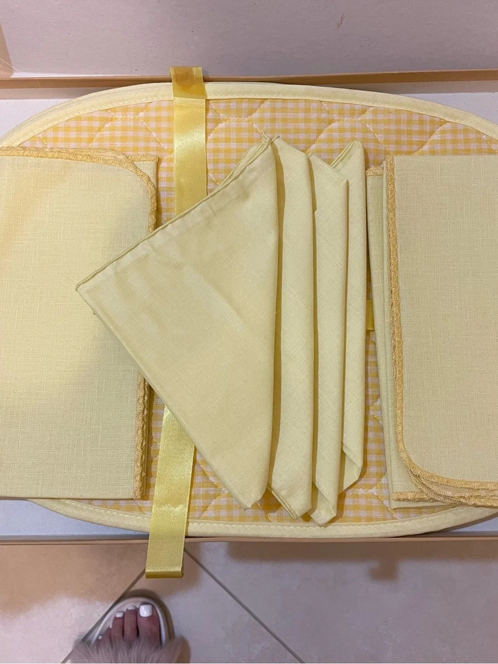 Yellow Quilted dinner placemat set with floating oyster candles